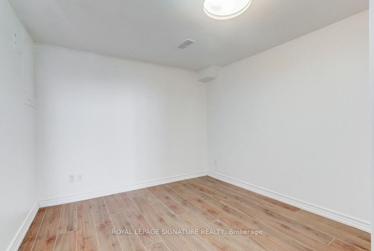 Photo 7 of Unit Bsmt, 40 Holmesdale Crescent, Toronto, Caledonia-Fairbank — HOMEH