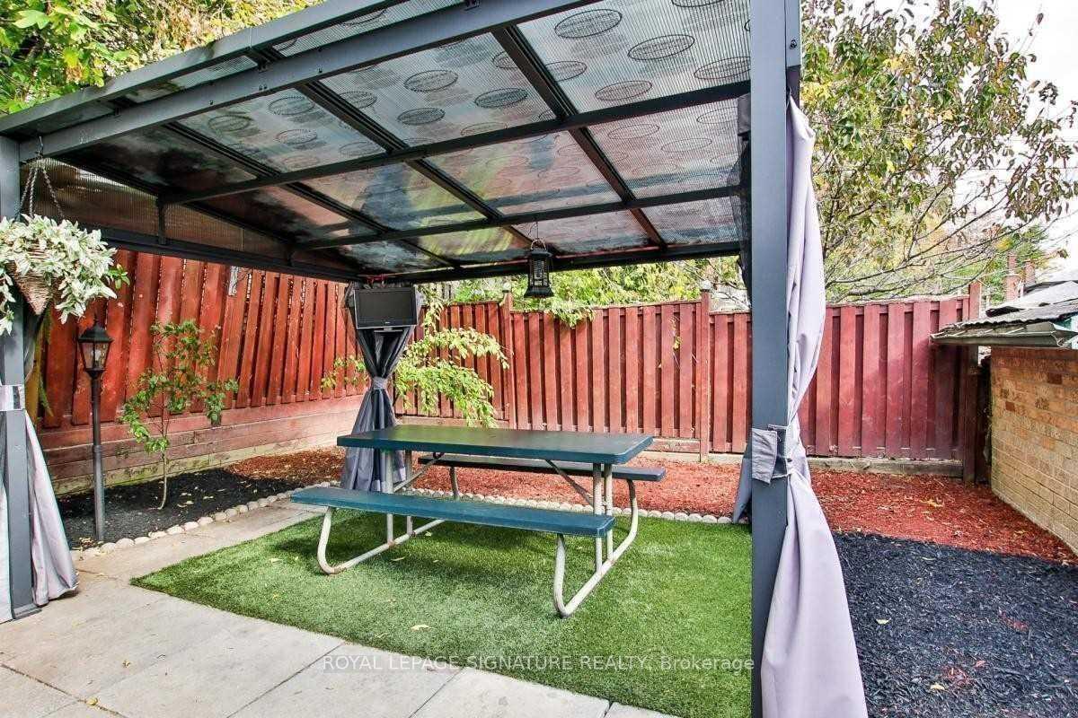 Photo 13 of Unit Bsmt, 40 Holmesdale Crescent, Toronto, Caledonia-Fairbank — HOMEH