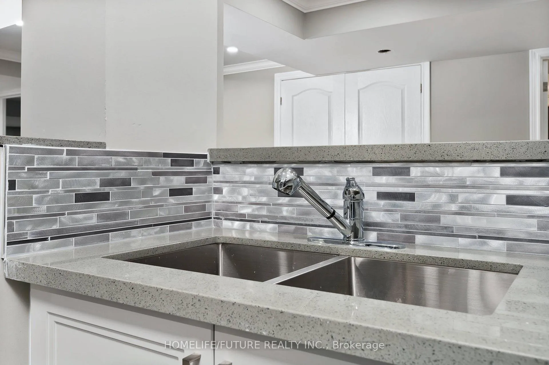 Photo 10 of Unit (Bsmt), 400 Grand Trunk Avenue, Vaughan, Patterson — HOMEH