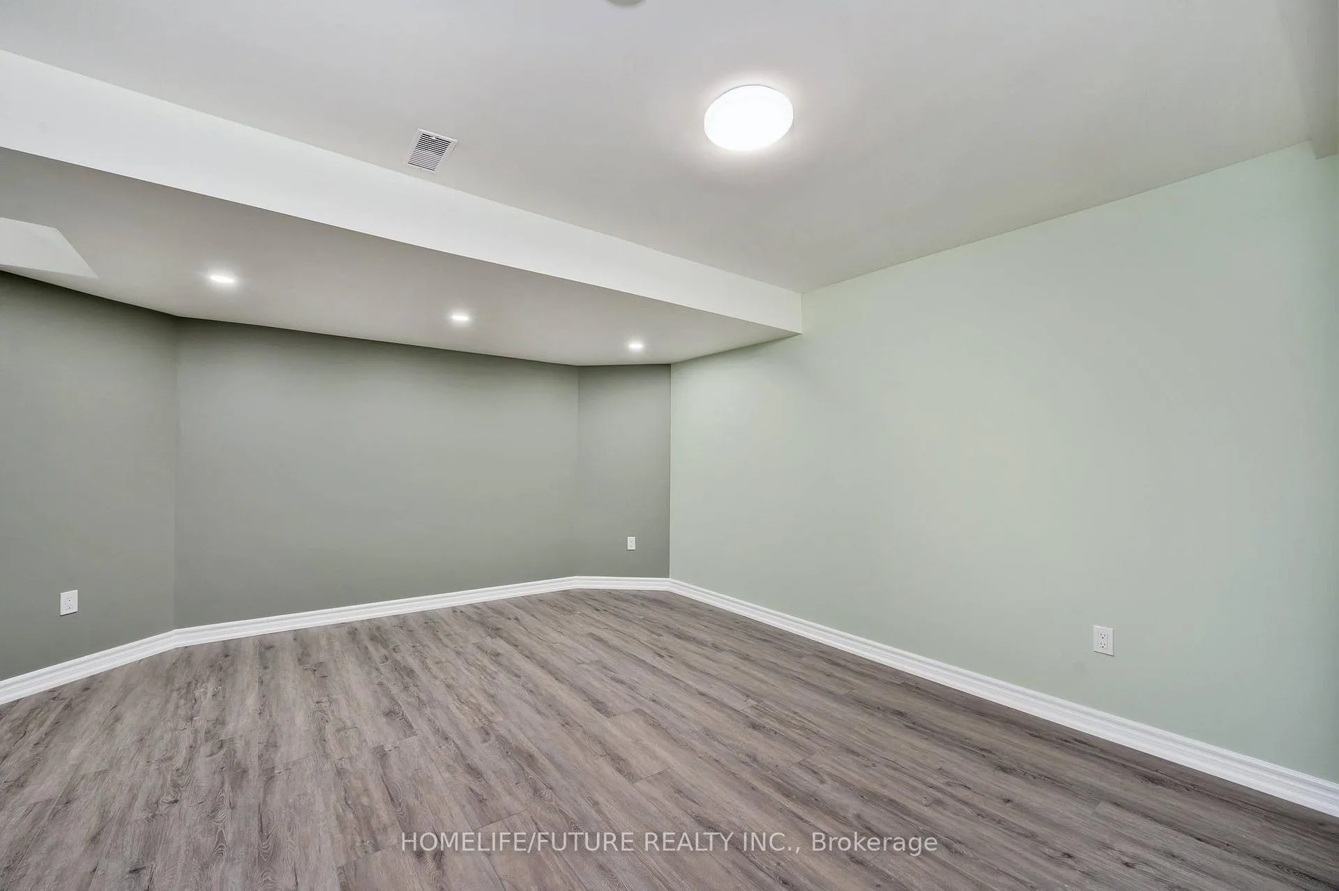 Photo 15 of Unit (Bsmt), 400 Grand Trunk Avenue, Vaughan, Patterson — HOMEH