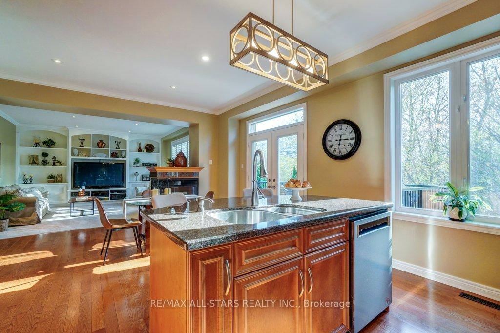 Photo 15 of 64 Button Crescent, Uxbridge — HOMEH