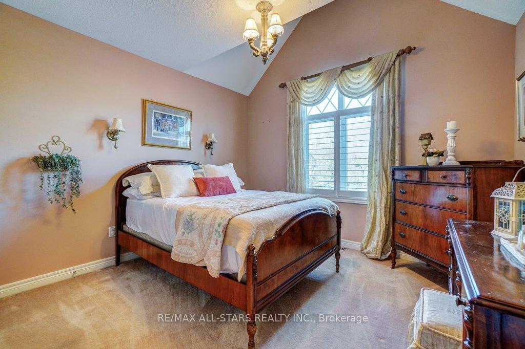 Photo 24 of 64 Button Crescent, Uxbridge — HOMEH