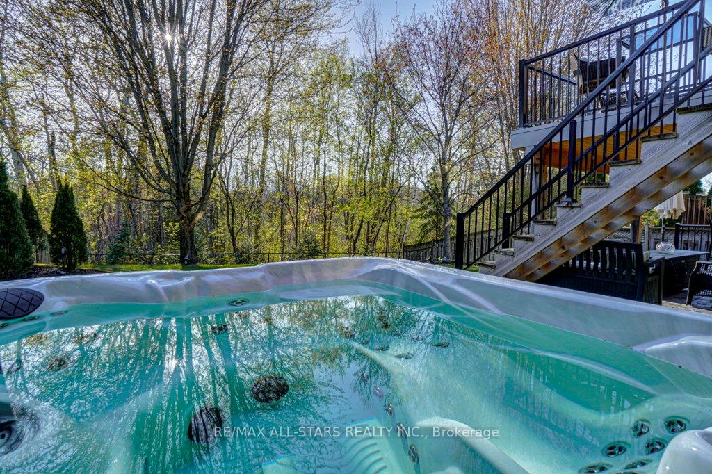 Photo 42 of 64 Button Crescent, Uxbridge — HOMEH
