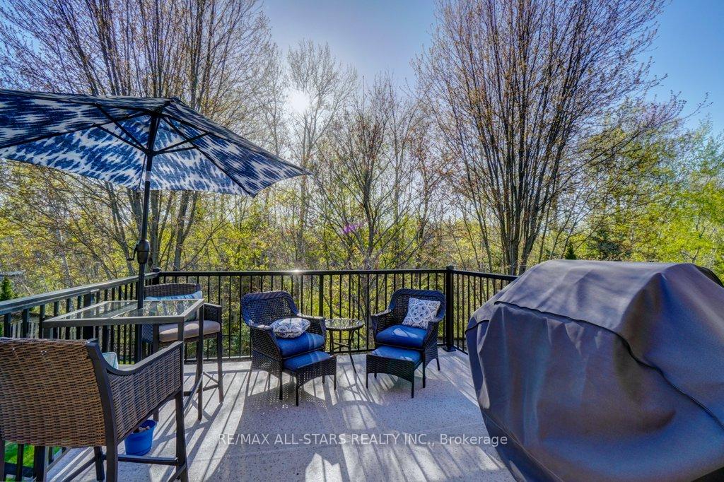 Photo 44 of 64 Button Crescent, Uxbridge — HOMEH