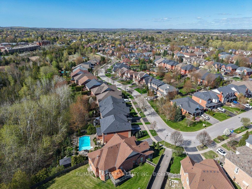 Photo 48 of 64 Button Crescent, Uxbridge — HOMEH