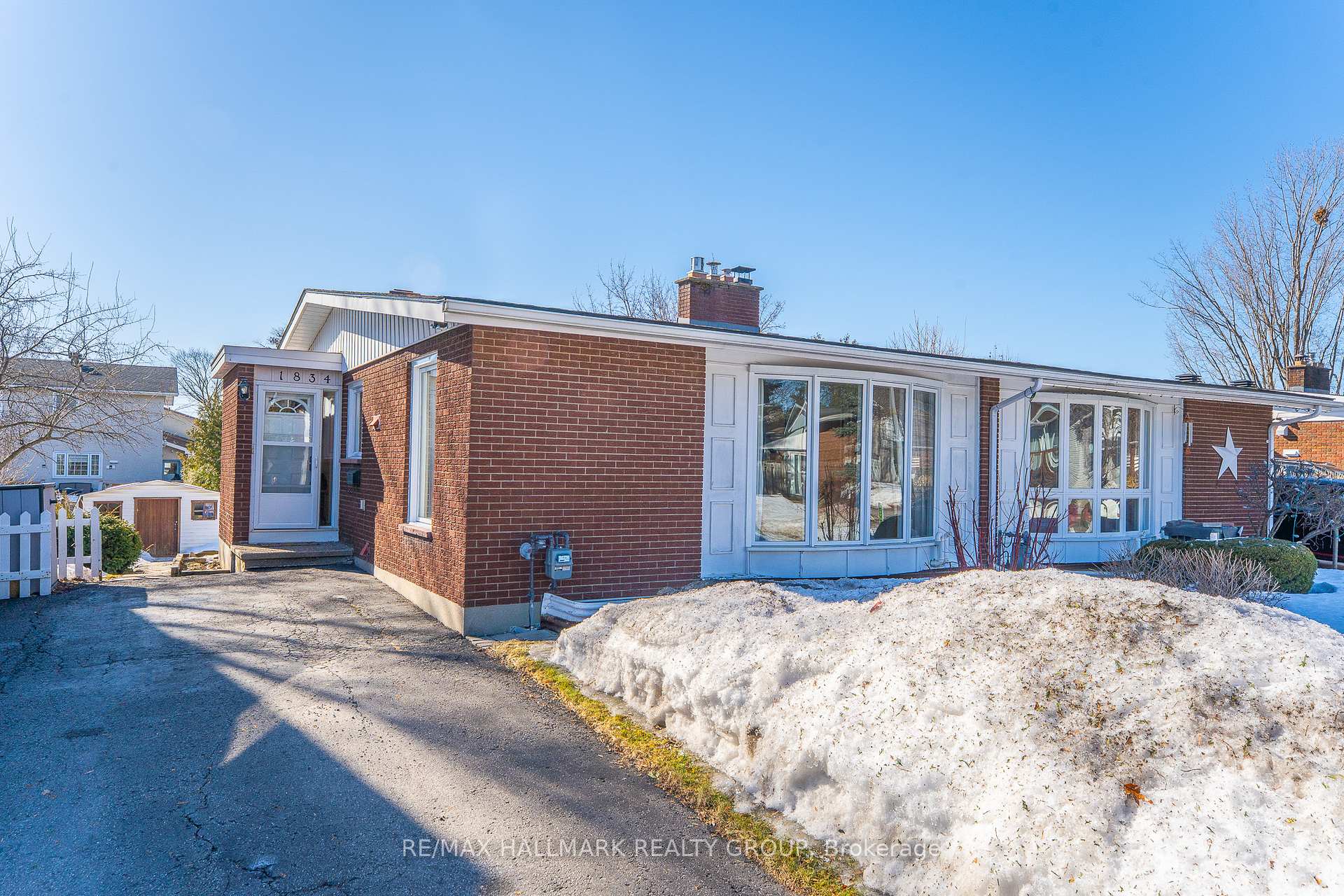 Photo 1 of 1834 Cloverlawn Crescent, Ottawa, Beacon Hill South — HOMEH