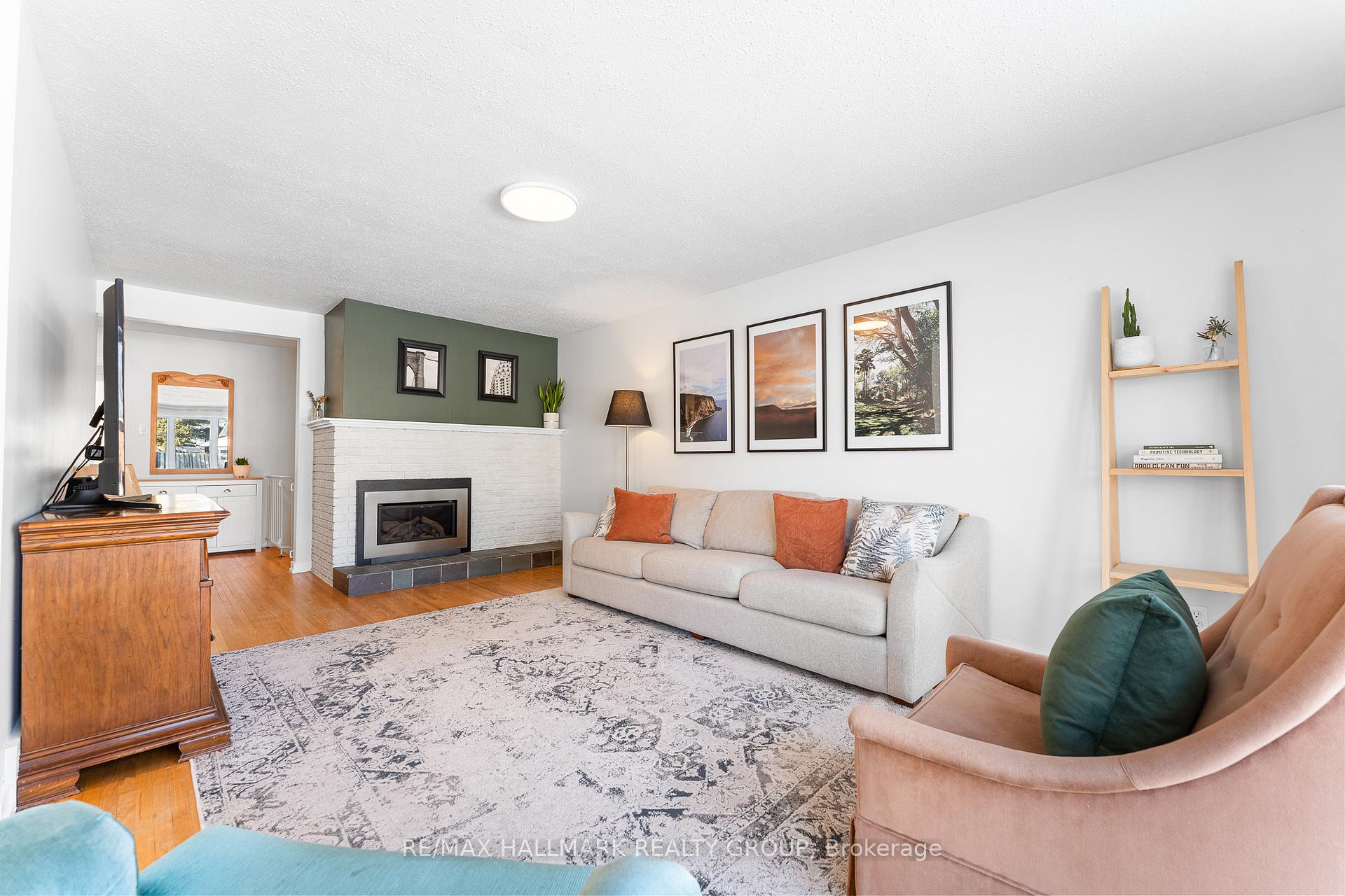 Photo 10 of 1834 Cloverlawn Crescent, Ottawa, Beacon Hill South — HOMEH