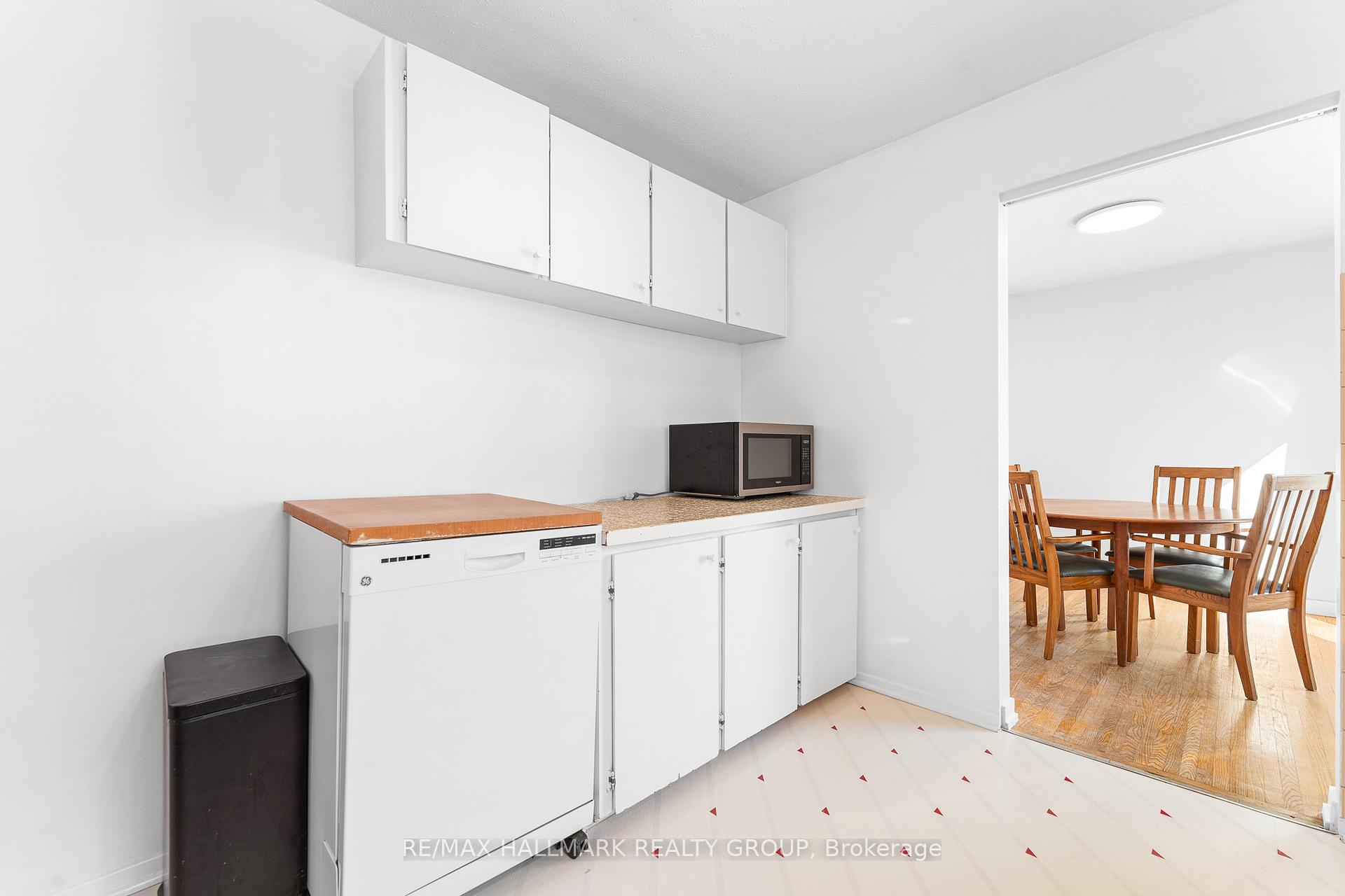 Photo 17 of 1834 Cloverlawn Crescent, Ottawa, Beacon Hill South — HOMEH
