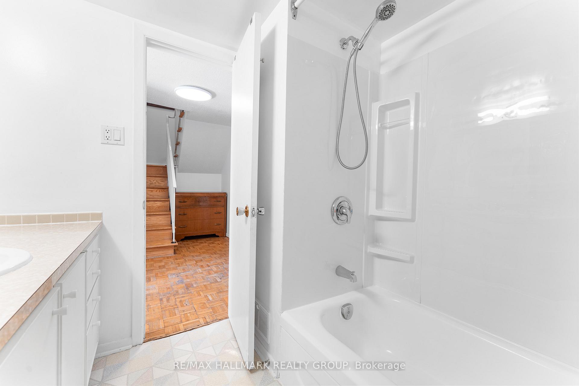 Photo 40 of 1834 Cloverlawn Crescent, Ottawa, Beacon Hill South — HOMEH