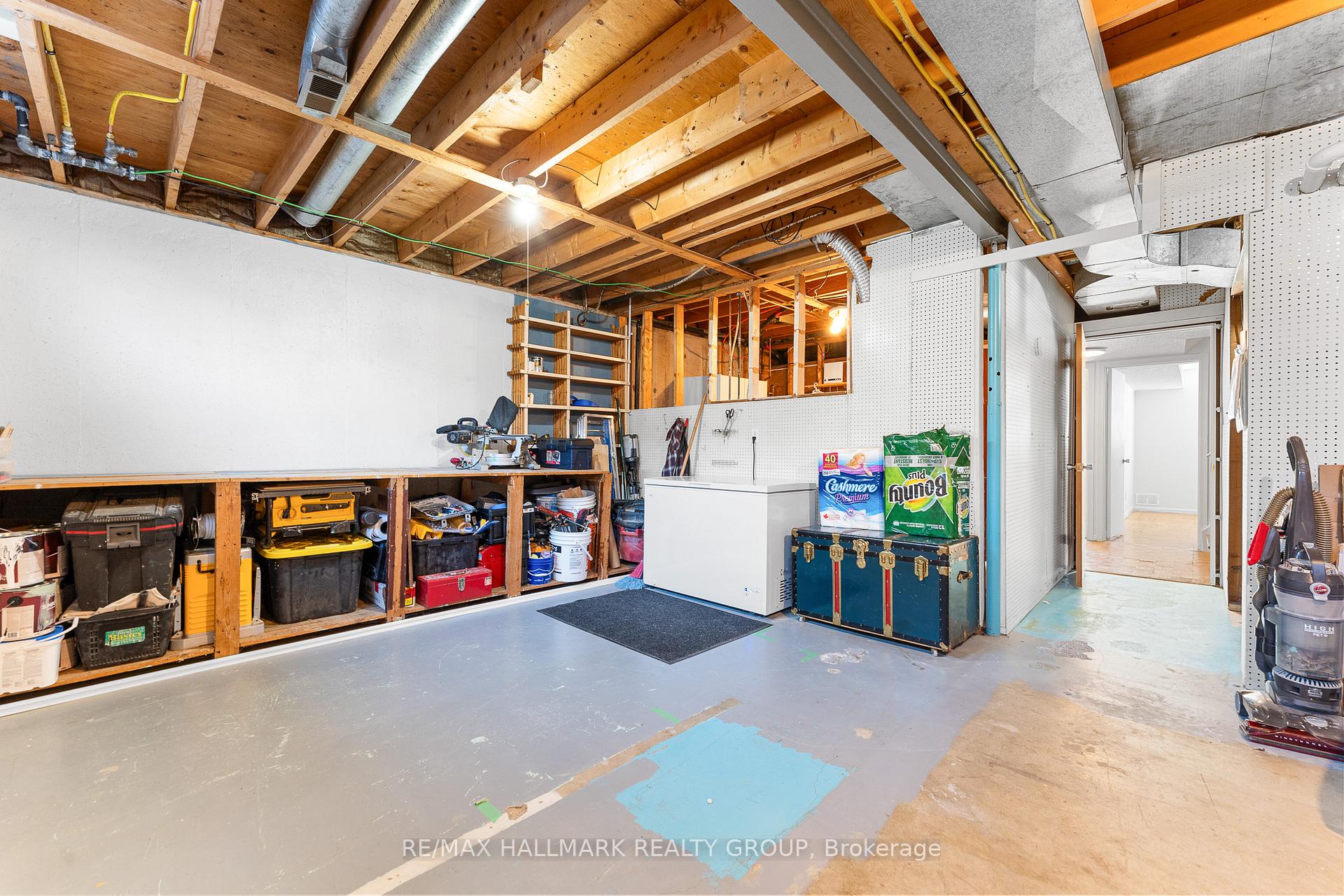 Photo 33 of 1834 Cloverlawn Crescent, Ottawa, Beacon Hill South — HOMEH