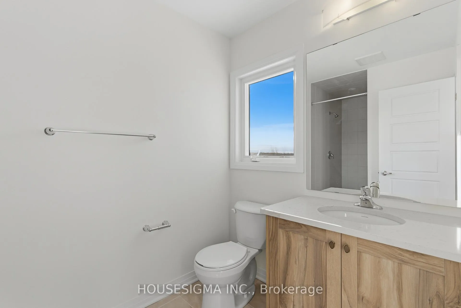 Photo 19 of 138 Aviron Crescent, Welland, Dain City — HOMEH