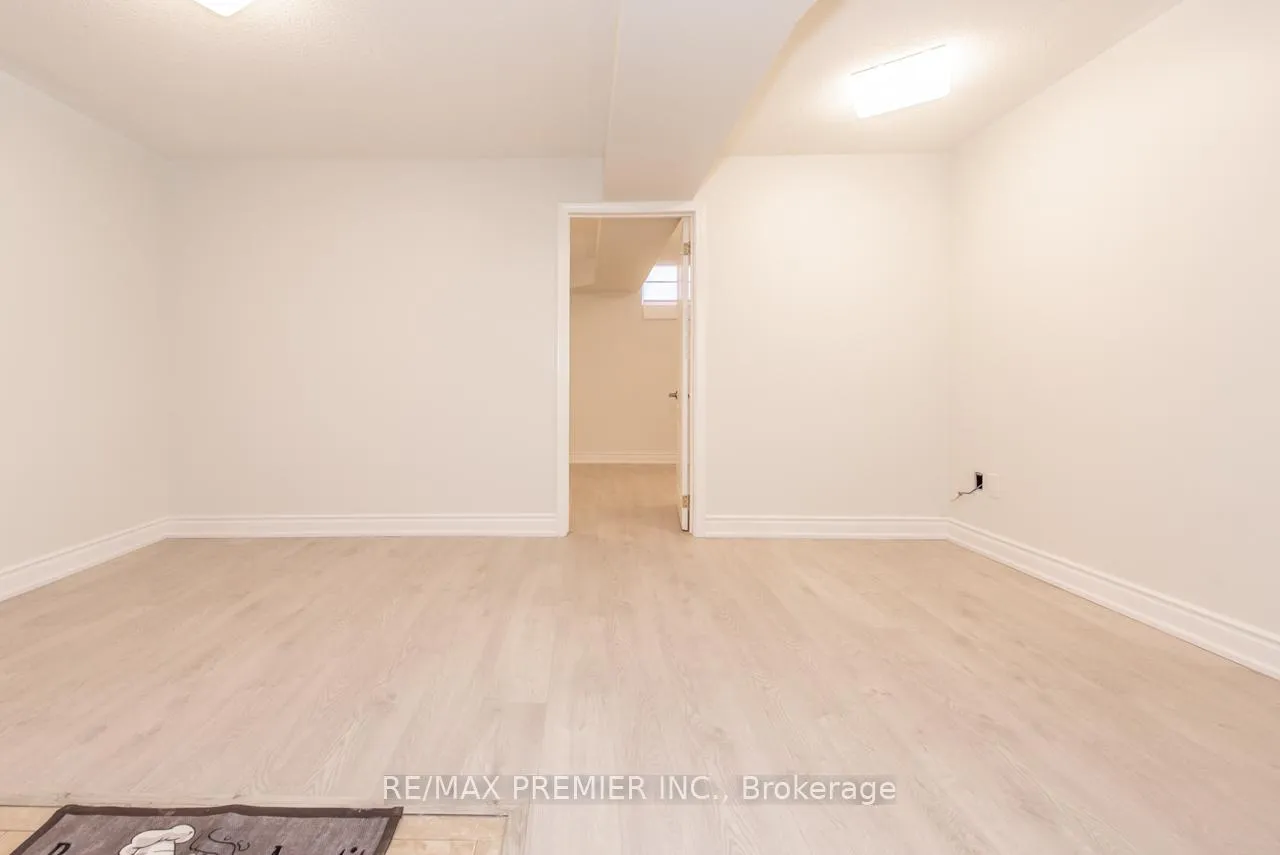 Photo 10 of Unit Bsmt, 6 Muscadel Road, Vaughan, Vellore Village — HOMEH