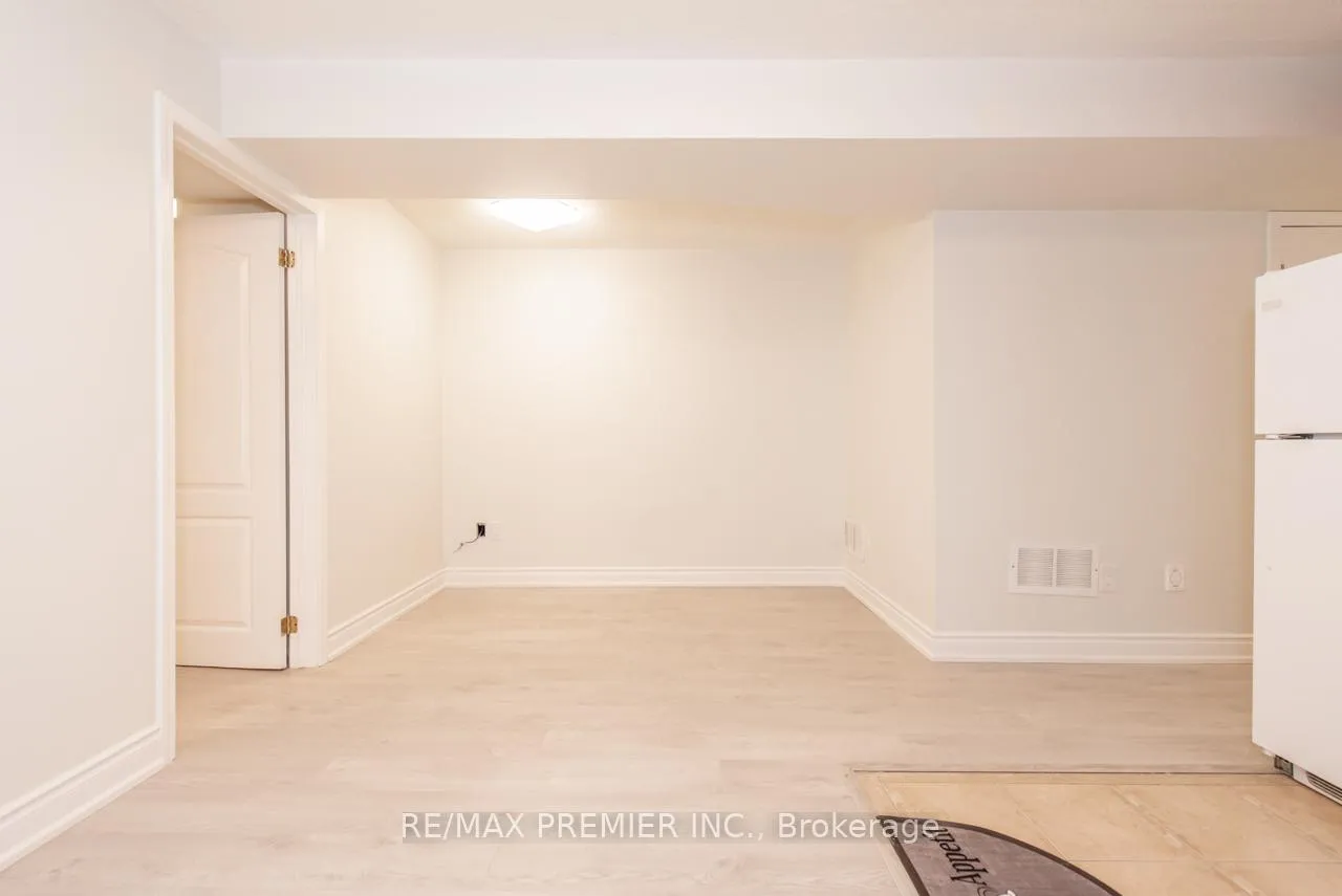 Photo 11 of Unit Bsmt, 6 Muscadel Road, Vaughan, Vellore Village — HOMEH