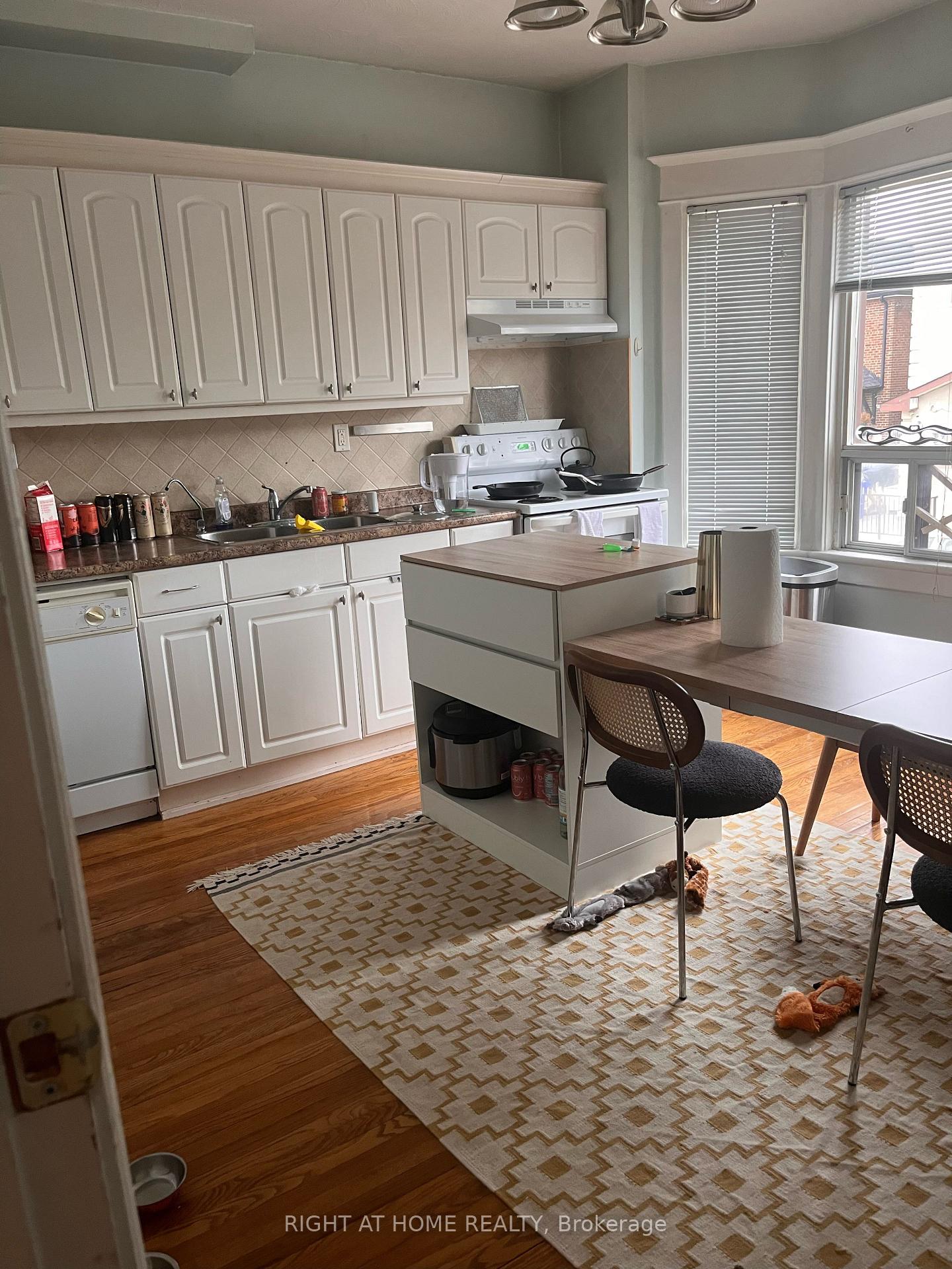 Photo 2 of Unit upper, 62 Ford Street, Toronto, Weston-Pellam Park — HOMEH