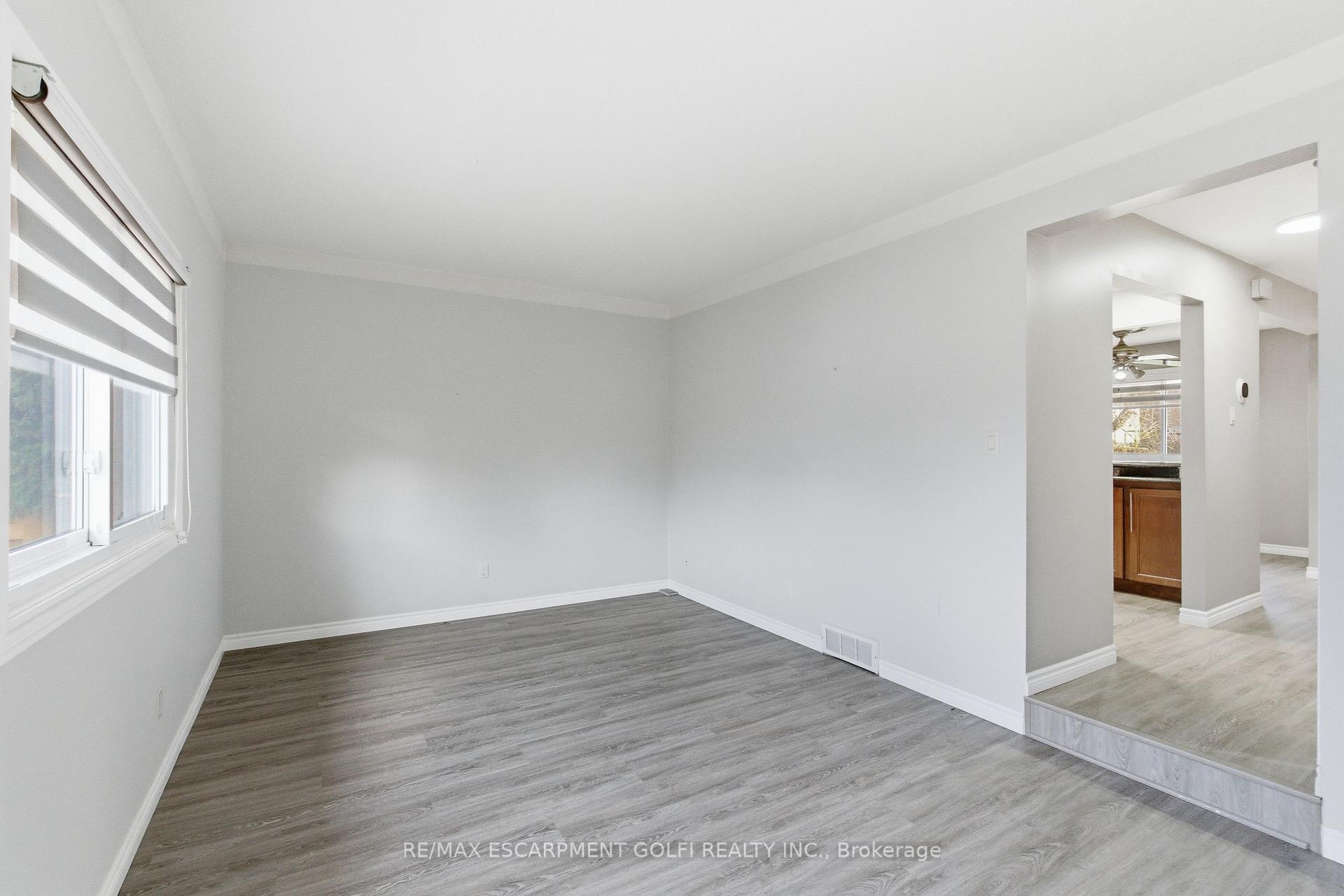 Photo 11 of Unit 2, 185 Denistoun Street, Welland, Broadway — HOMEH