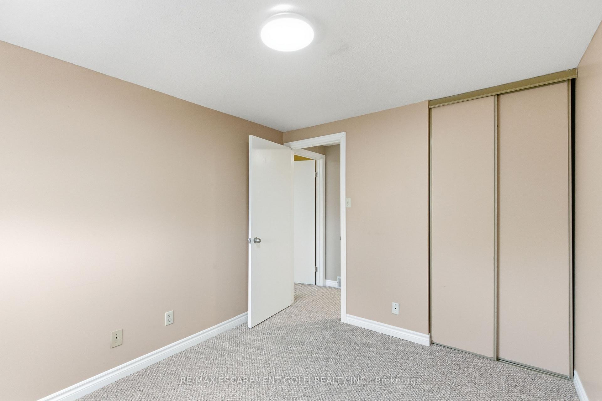 Photo 16 of Unit 2, 185 Denistoun Street, Welland, Broadway — HOMEH