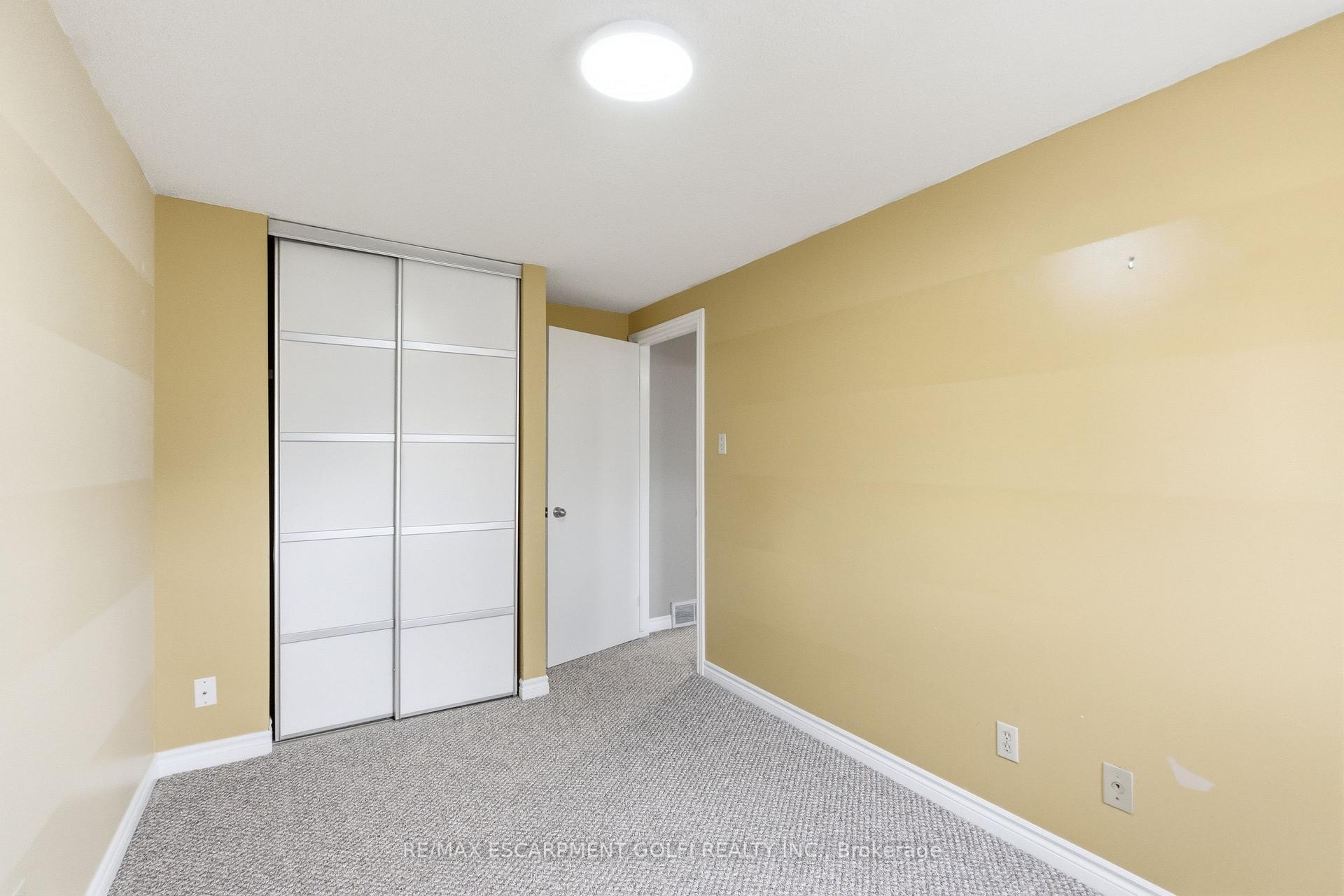 Photo 18 of Unit 2, 185 Denistoun Street, Welland, Broadway — HOMEH