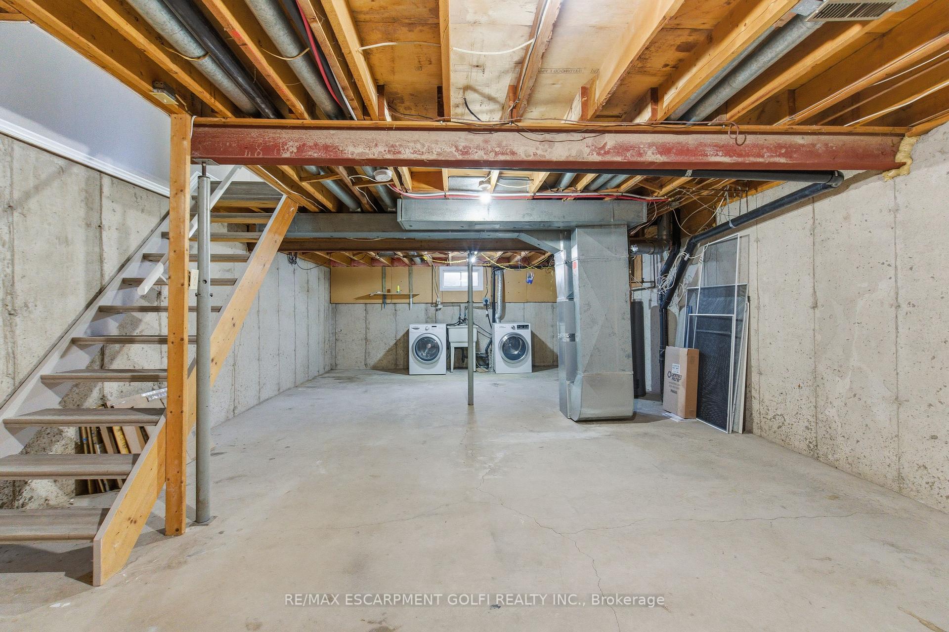 Photo 21 of Unit 2, 185 Denistoun Street, Welland, Broadway — HOMEH