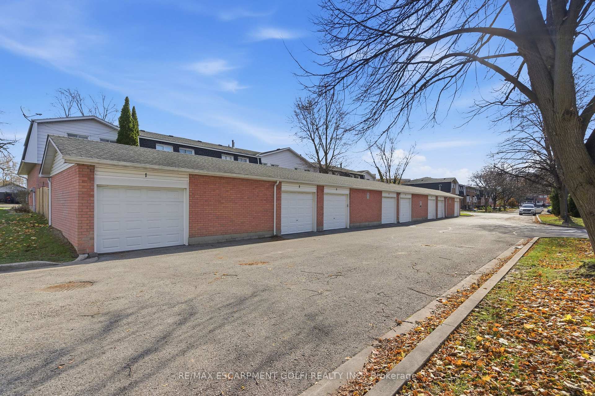 Photo 25 of Unit 2, 185 Denistoun Street, Welland, Broadway — HOMEH
