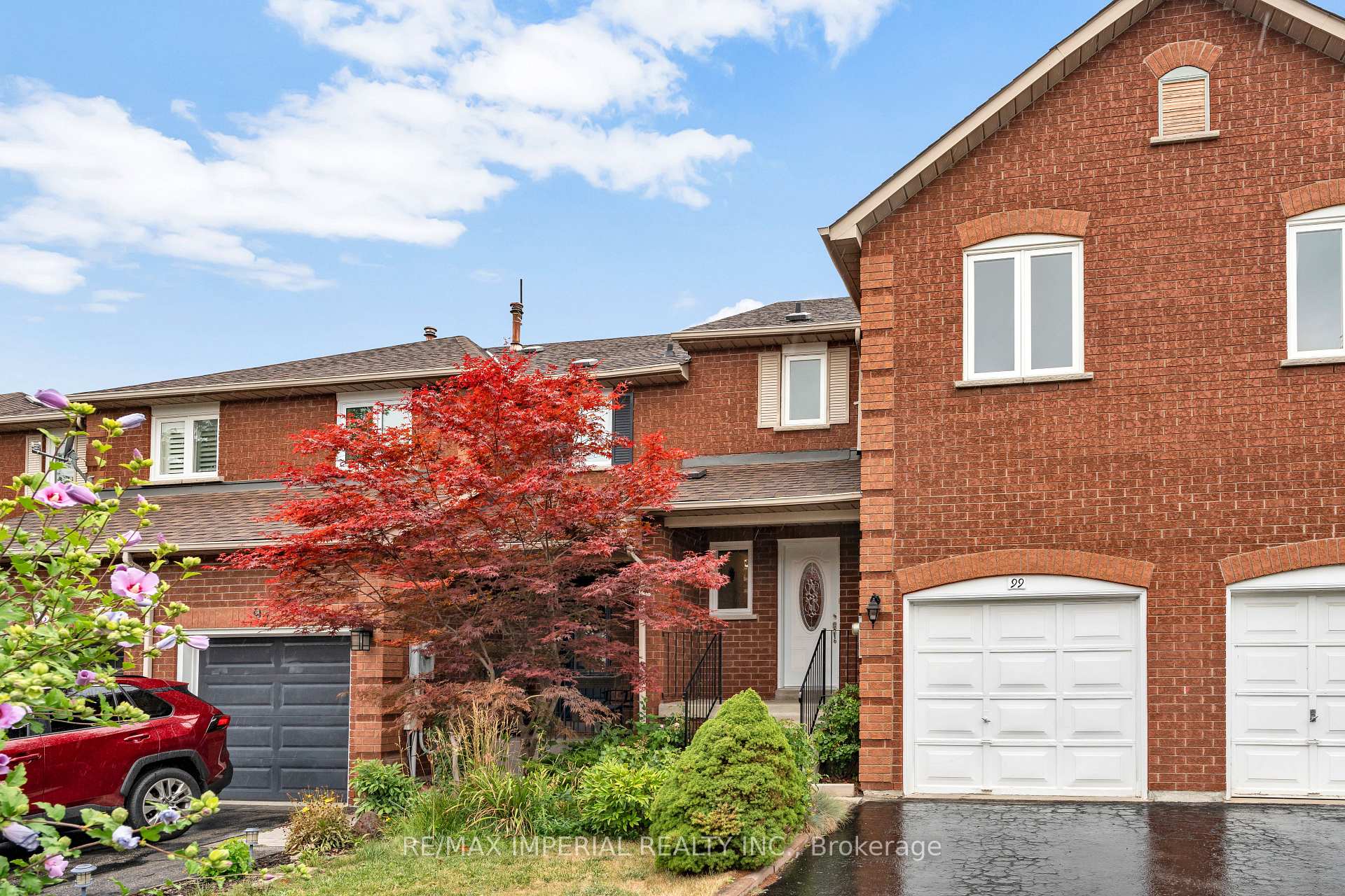 Photo 1 of 99 Islay Crescent, Vaughan, Maple — HOMEH