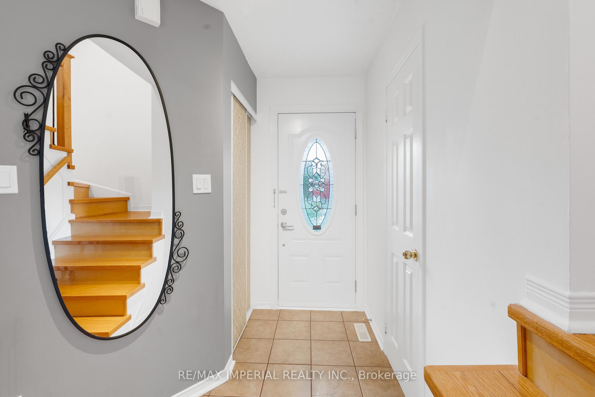 Photo 6 of 99 Islay Crescent, Vaughan, Maple — HOMEH