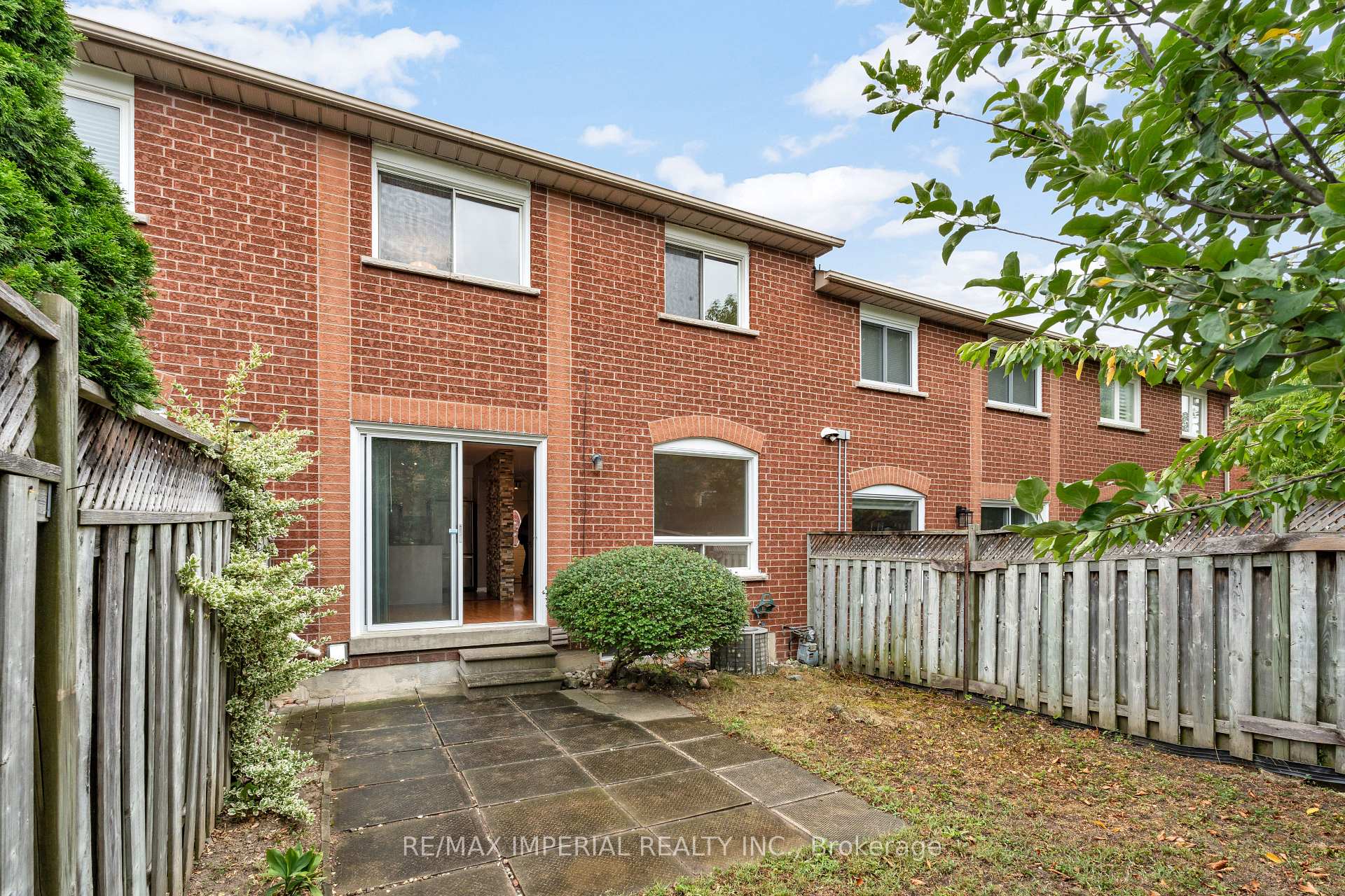 Photo 37 of 99 Islay Crescent, Vaughan, Maple — HOMEH