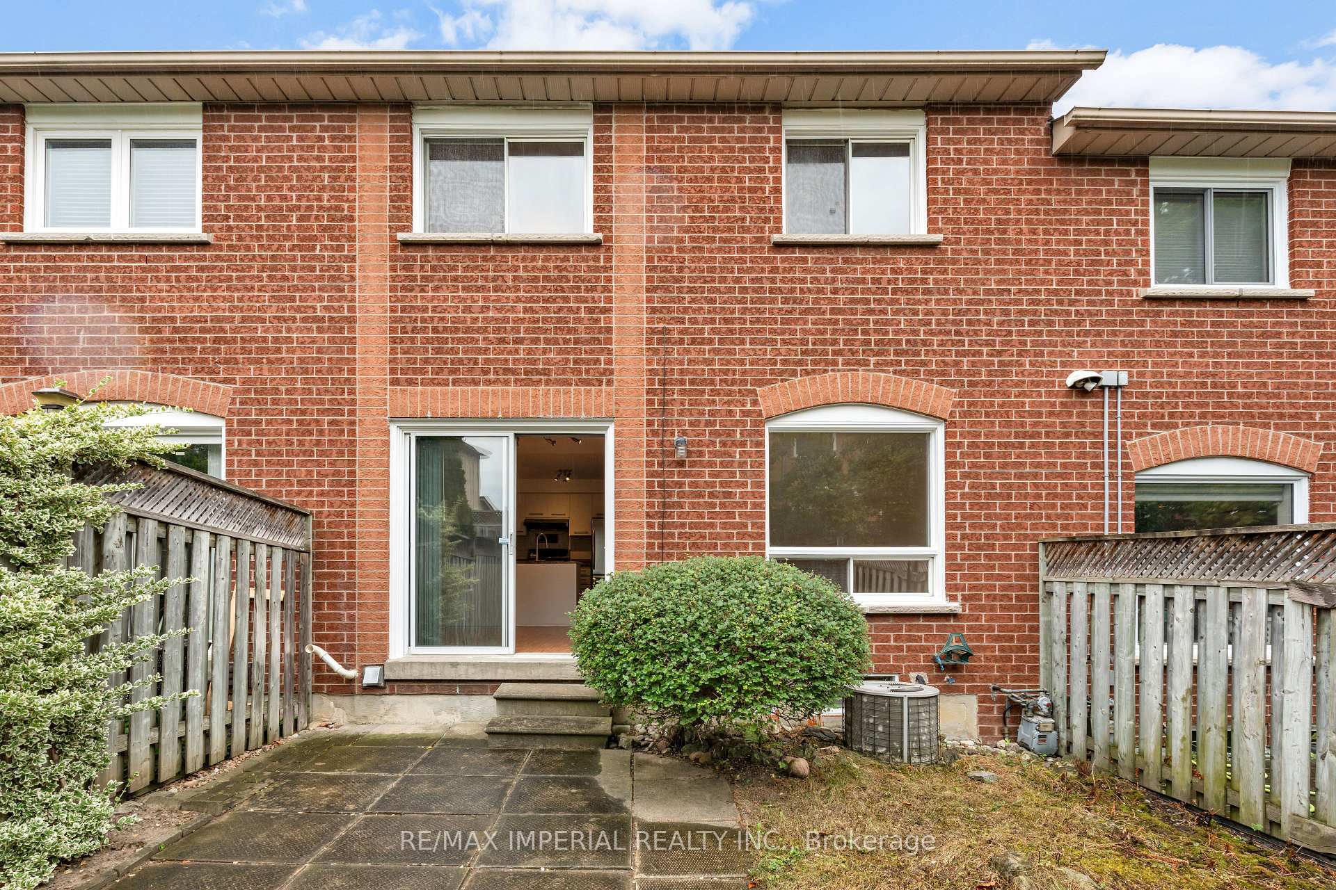 Photo 38 of 99 Islay Crescent, Vaughan, Maple — HOMEH