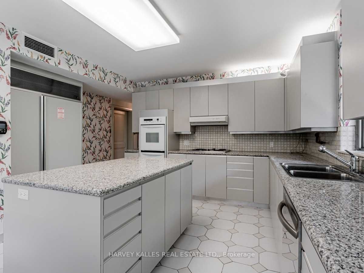 Photo 40 of Unit 201, 2600 Bathurst Street, Toronto, Englemount-Lawrence — HOMEH