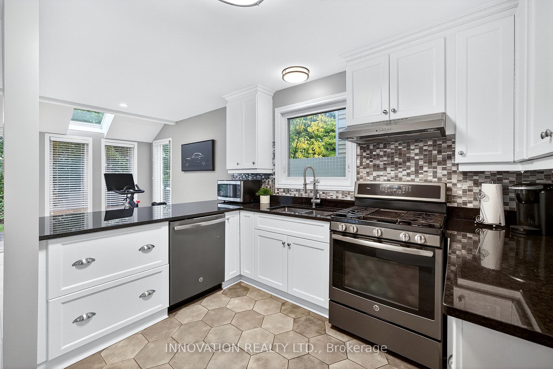 Photo 4 of 7 Hyannis Avenue, Ottawa, Barrhaven - Cedargrove/Fraserdale — HOMEH