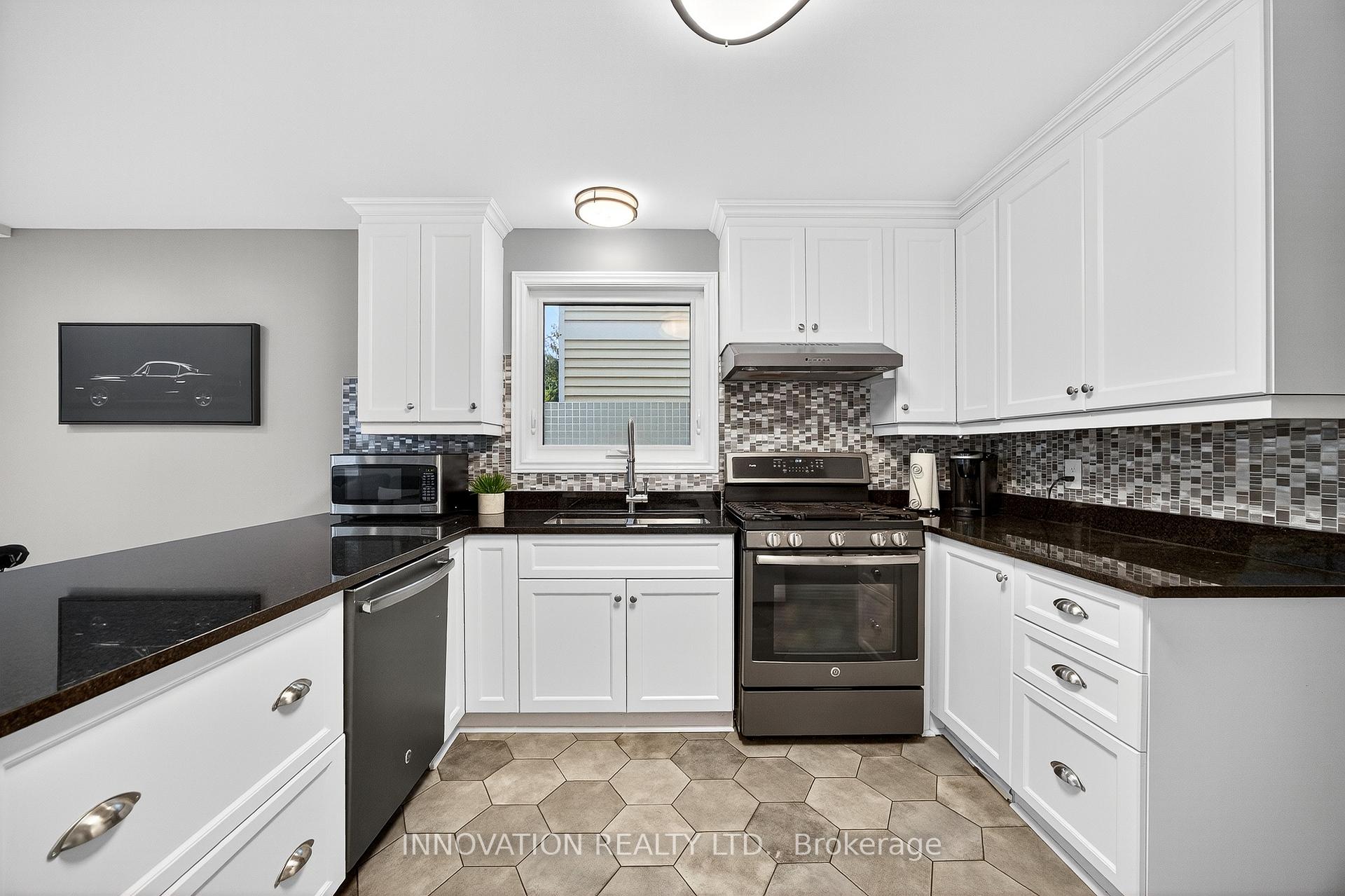Photo 11 of 7 Hyannis Avenue, Ottawa, Barrhaven - Cedargrove/Fraserdale — HOMEH