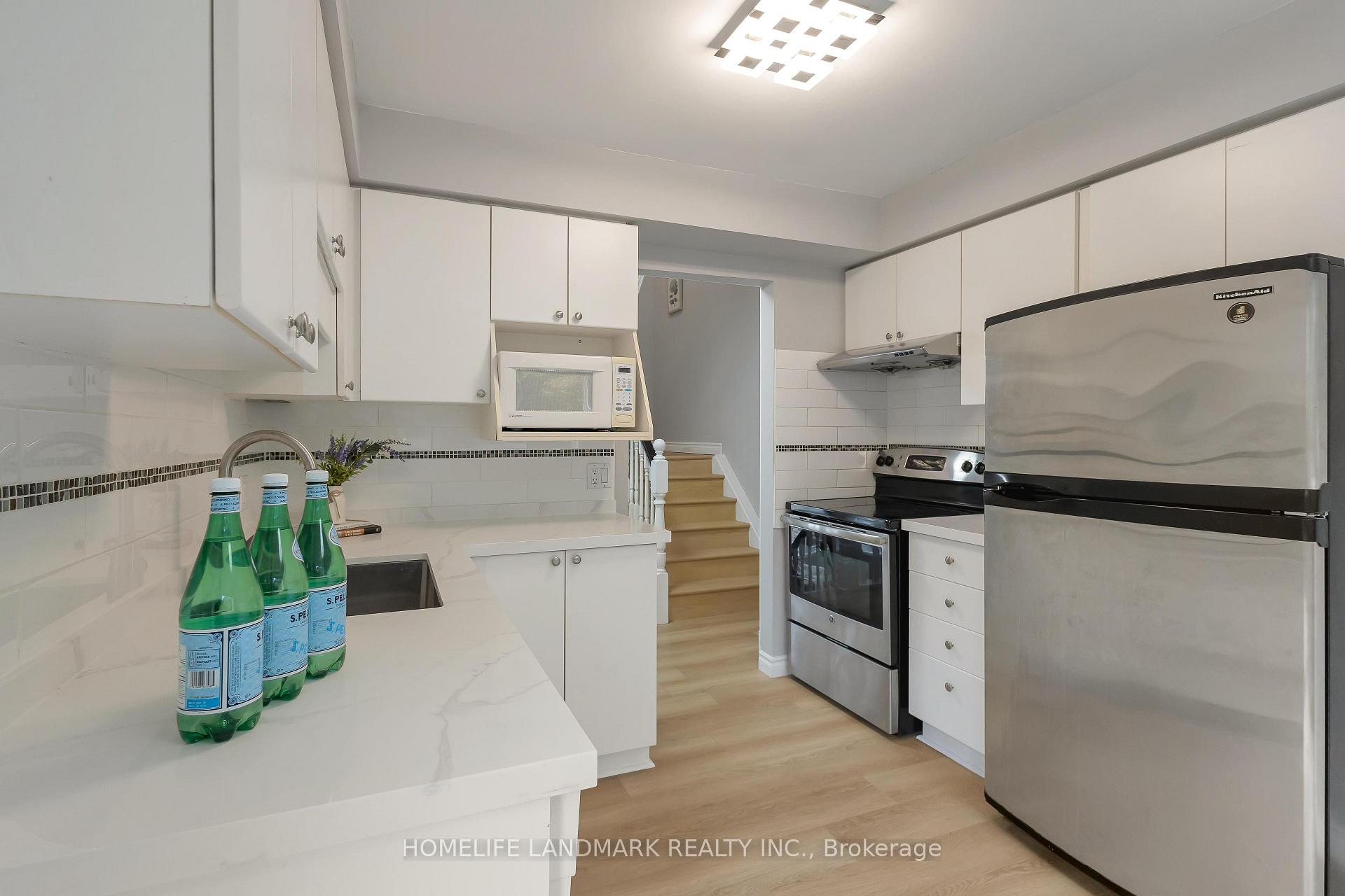 Photo 16 of 451 Laurel Gate Drive, Waterloo — HOMEH