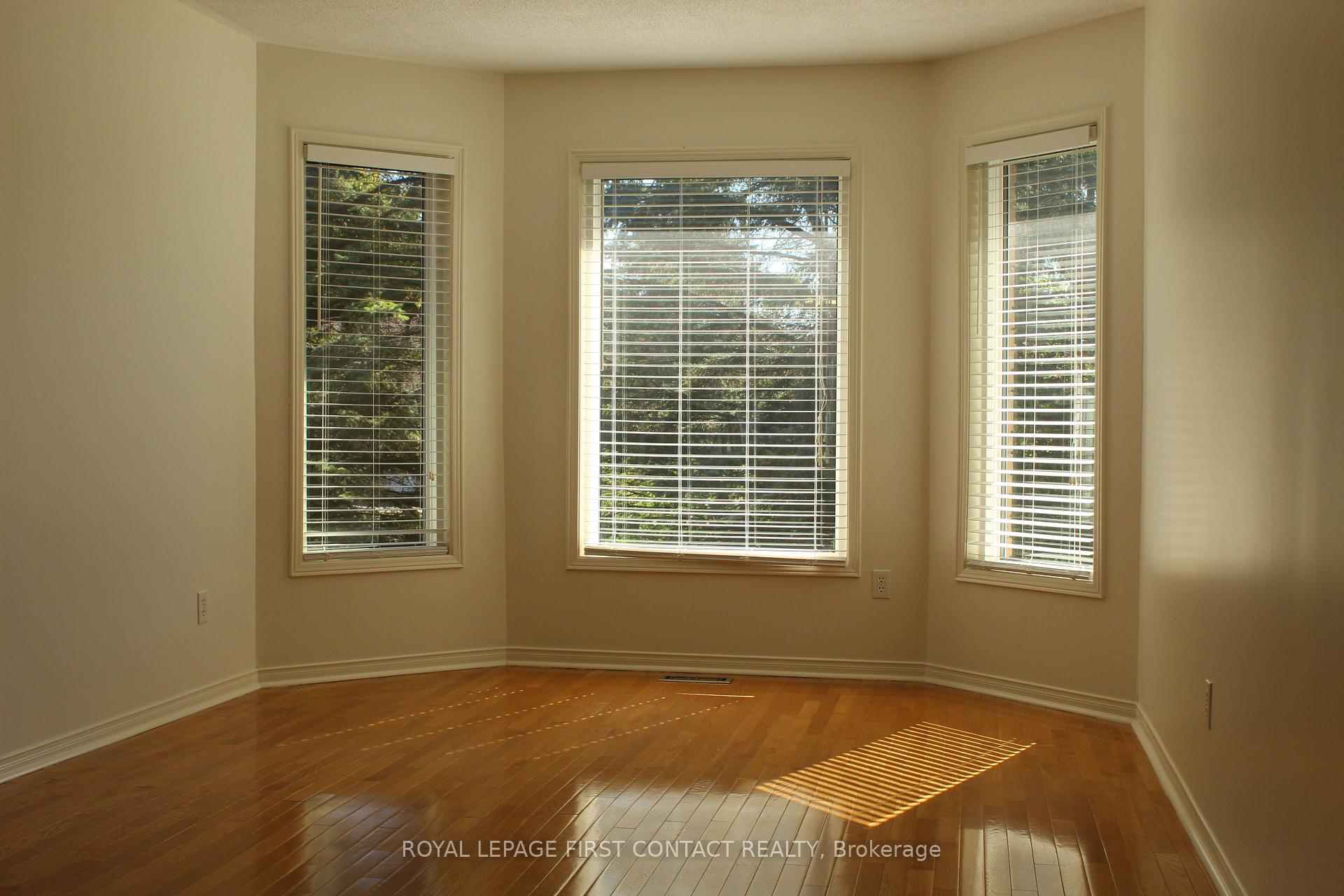Photo 8 of 14 Fairway Crescent, Wasaga Beach — HOMEH
