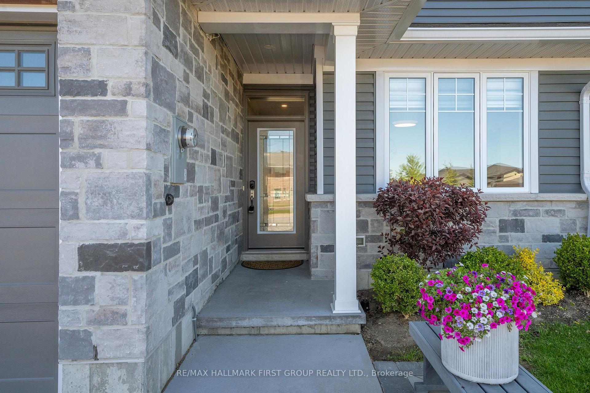 Photo 2 of 18 Stinson Avenue, Belleville, Belleville Ward — HOMEH