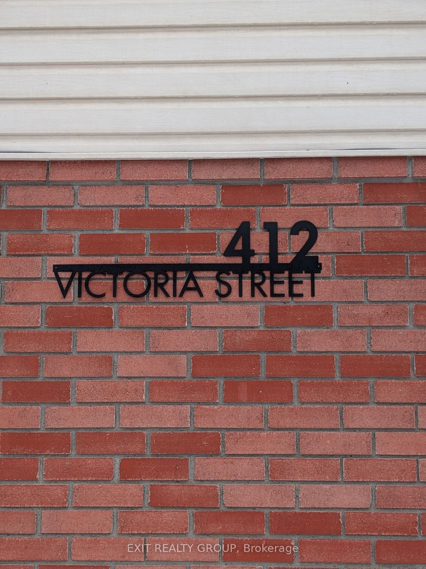 Front of 412 Victoria Street N