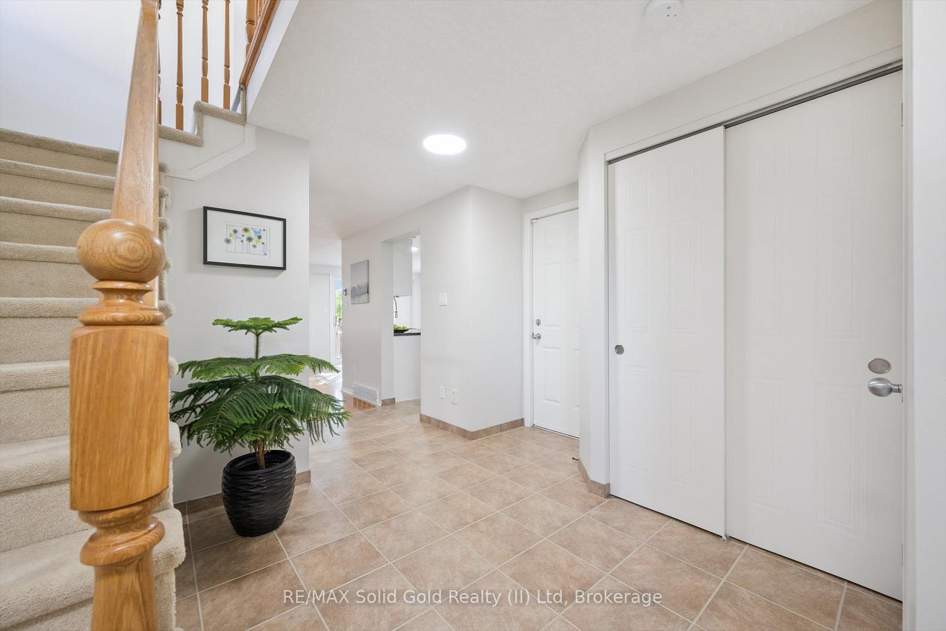 Photo 6 of 523 Exmoor Street, Waterloo — HOMEH