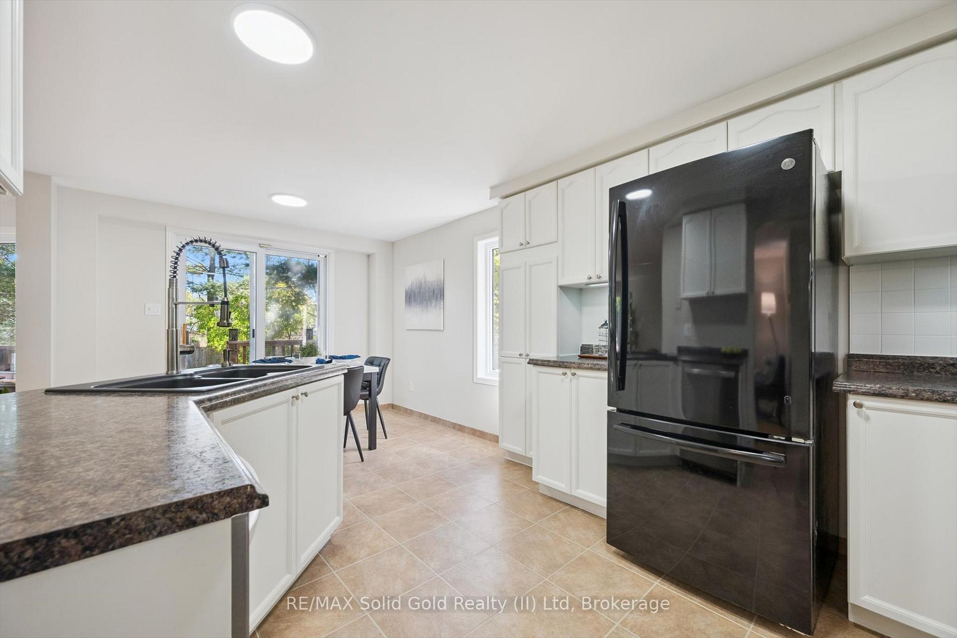 Photo 15 of 523 Exmoor Street, Waterloo — HOMEH