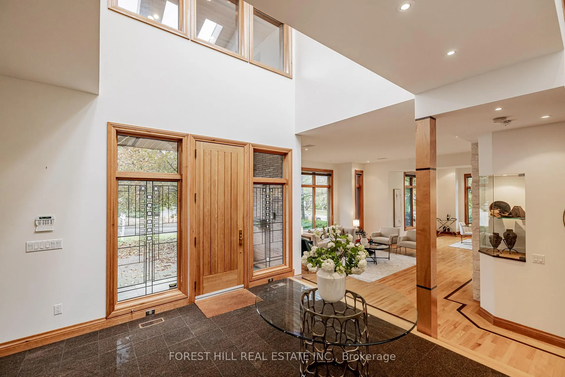 Photo 8 of 183 Arnold Avenue, Vaughan, Crestwood-Springfarm-Yorkhill — HOMEH