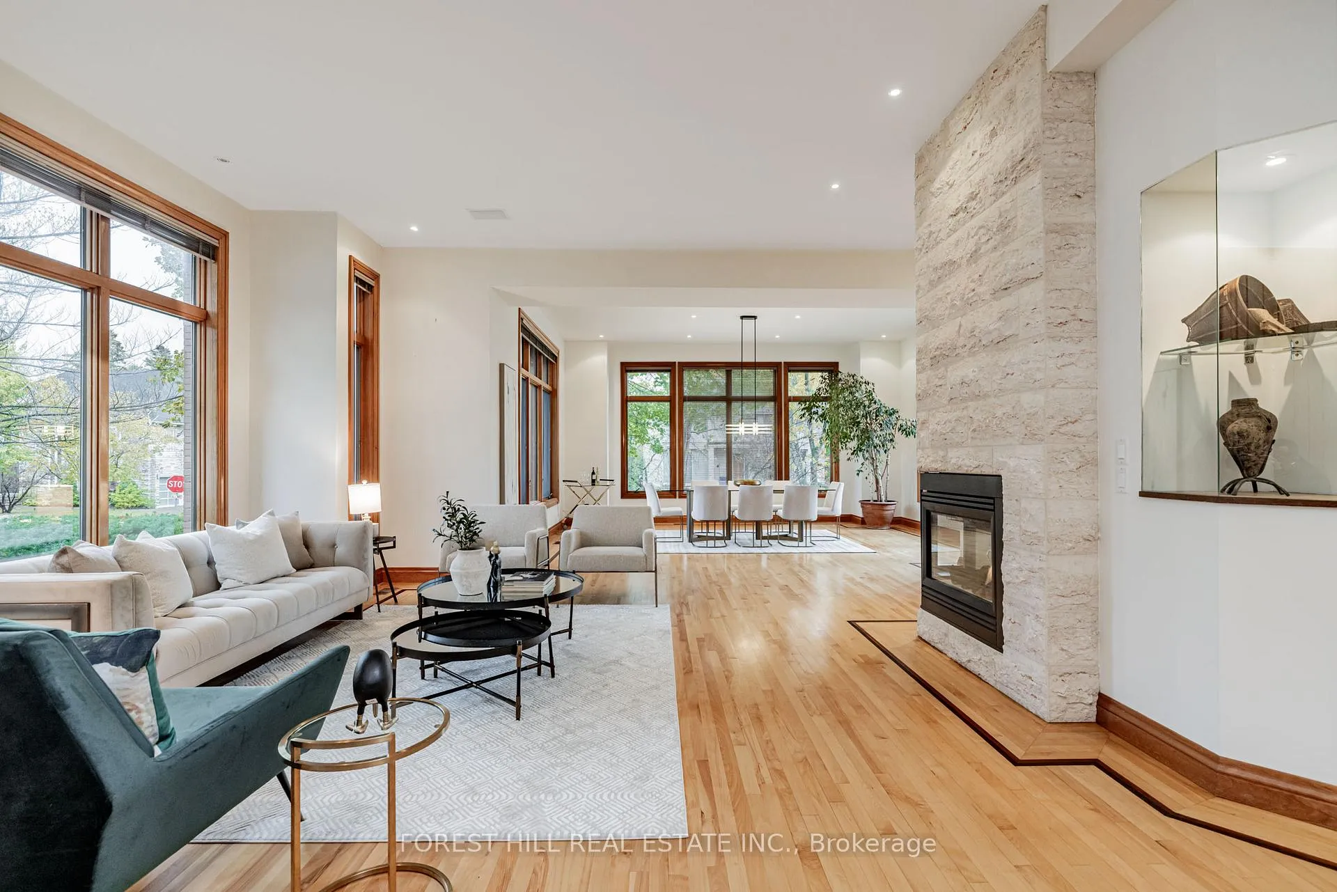Photo 11 of 183 Arnold Avenue, Vaughan, Crestwood-Springfarm-Yorkhill — HOMEH