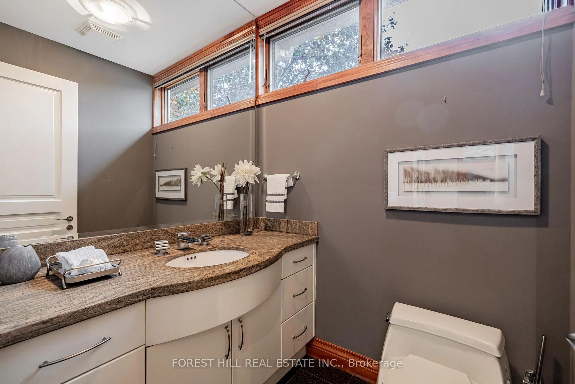 Photo 17 of 183 Arnold Avenue, Vaughan, Crestwood-Springfarm-Yorkhill — HOMEH