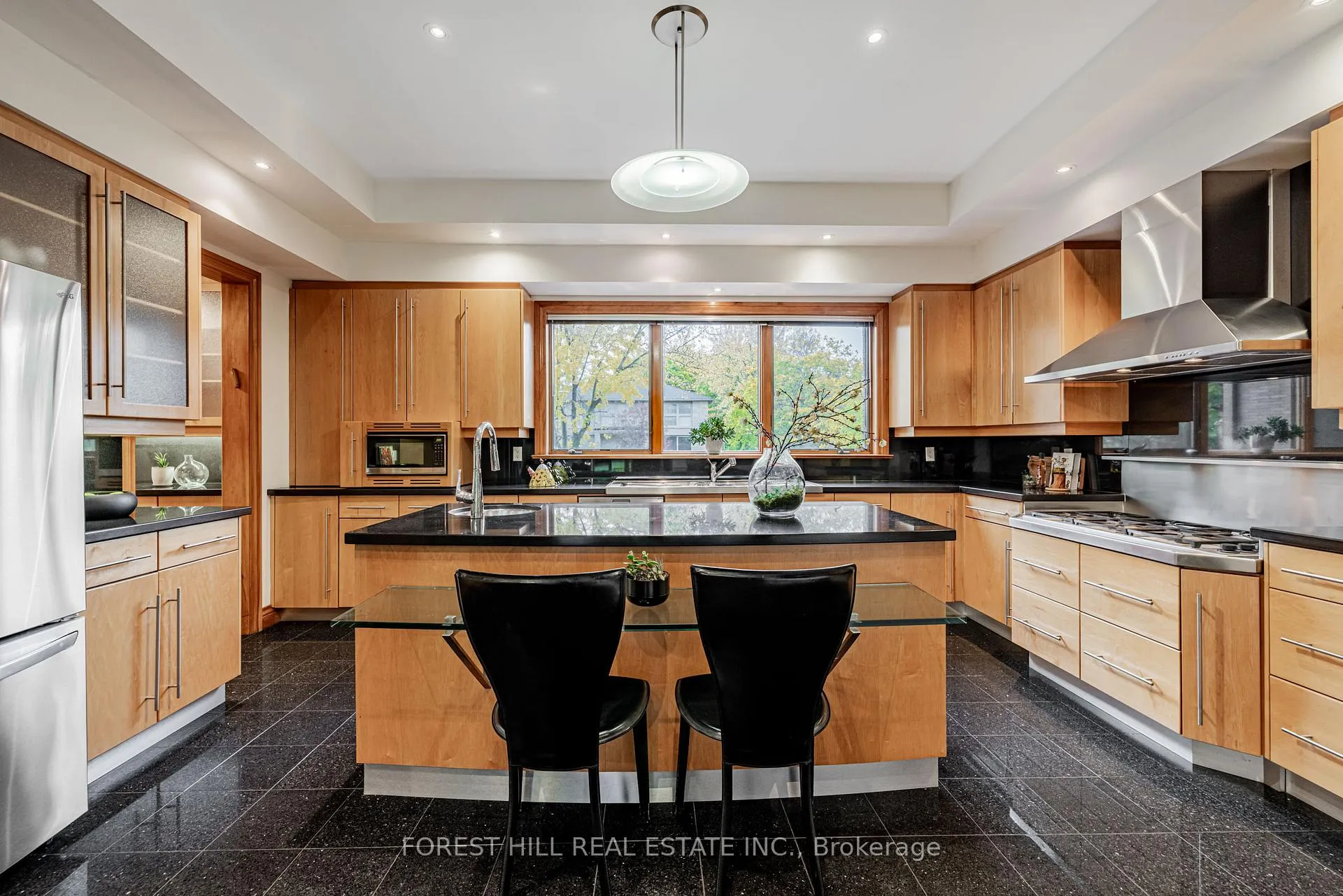 Photo 18 of 183 Arnold Avenue, Vaughan, Crestwood-Springfarm-Yorkhill — HOMEH