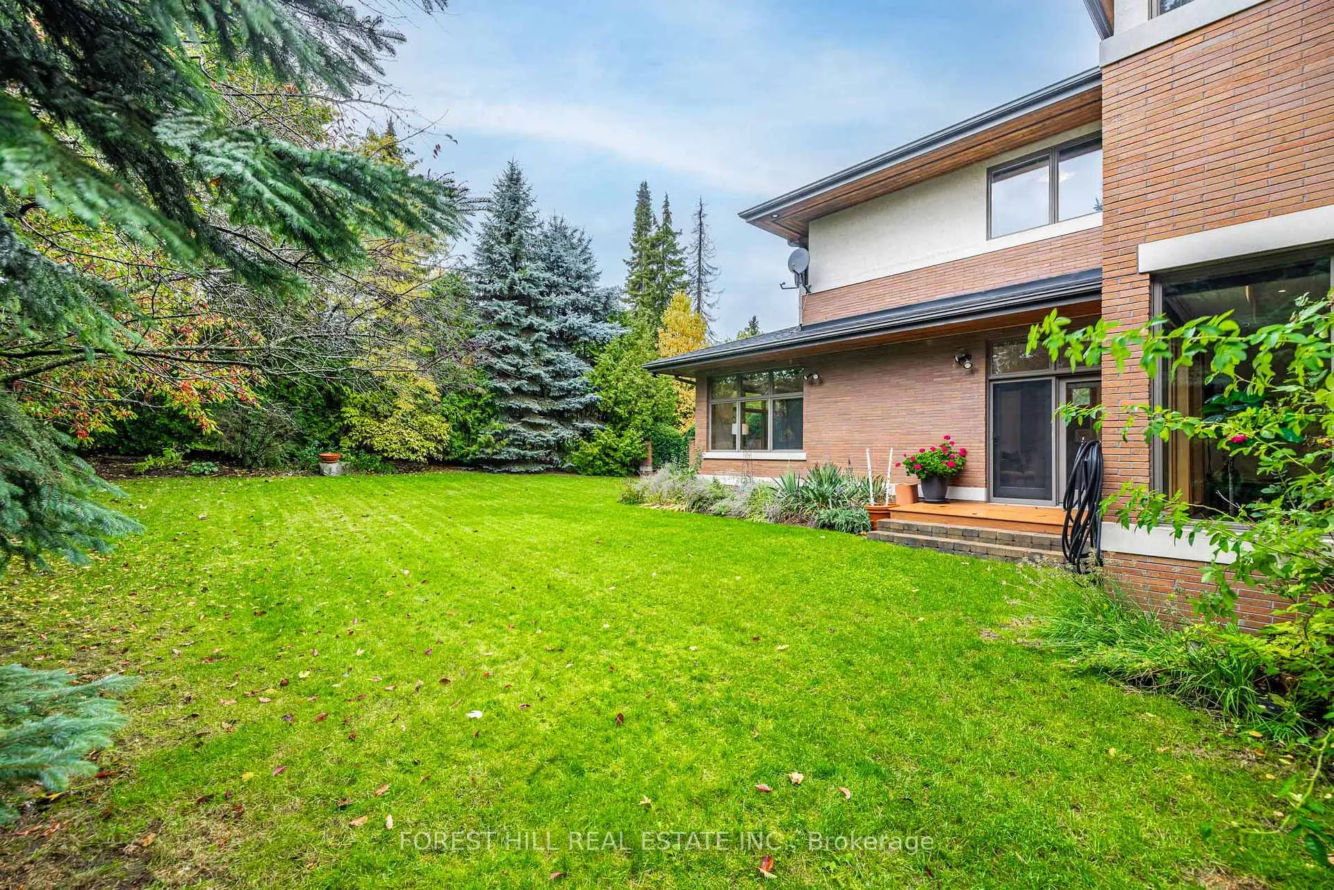 Photo 35 of 183 Arnold Avenue, Vaughan, Crestwood-Springfarm-Yorkhill — HOMEH