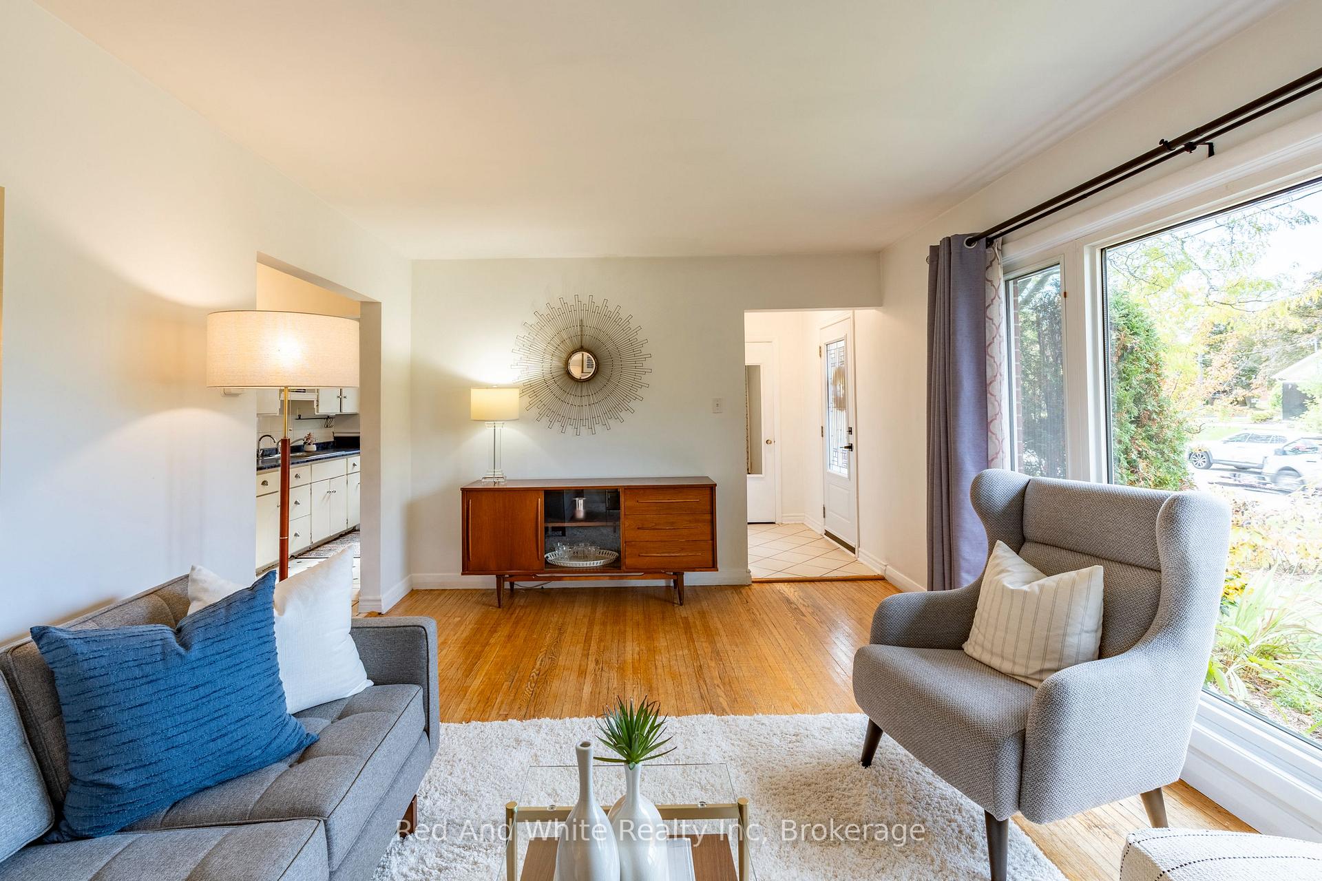 Photo 8 of 110 Ellis Crescent S, Waterloo — HOMEH