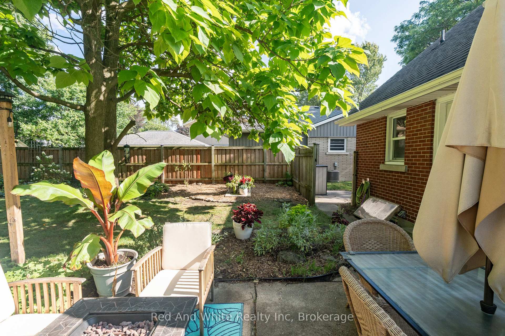 Photo 22 of 110 Ellis Crescent S, Waterloo — HOMEH