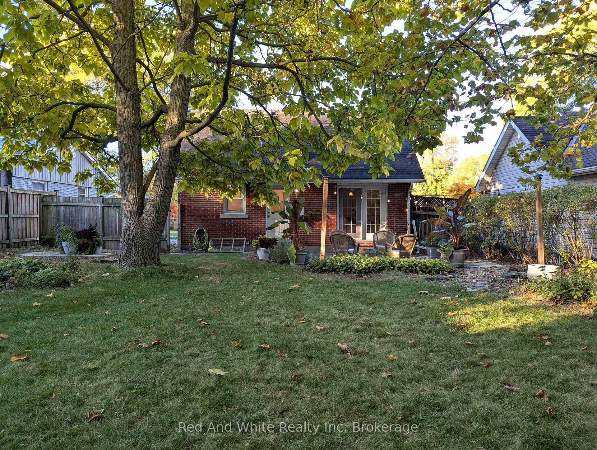 Photo 25 of 110 Ellis Crescent S, Waterloo — HOMEH