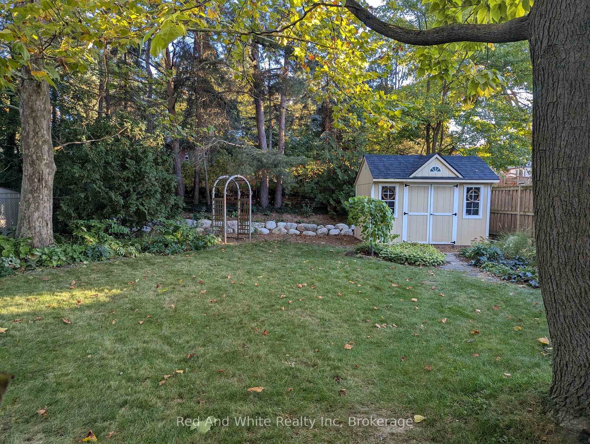 Photo 26 of 110 Ellis Crescent S, Waterloo — HOMEH