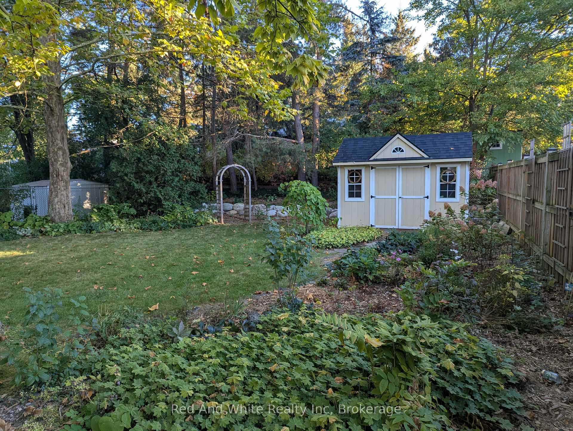 Photo 27 of 110 Ellis Crescent S, Waterloo — HOMEH