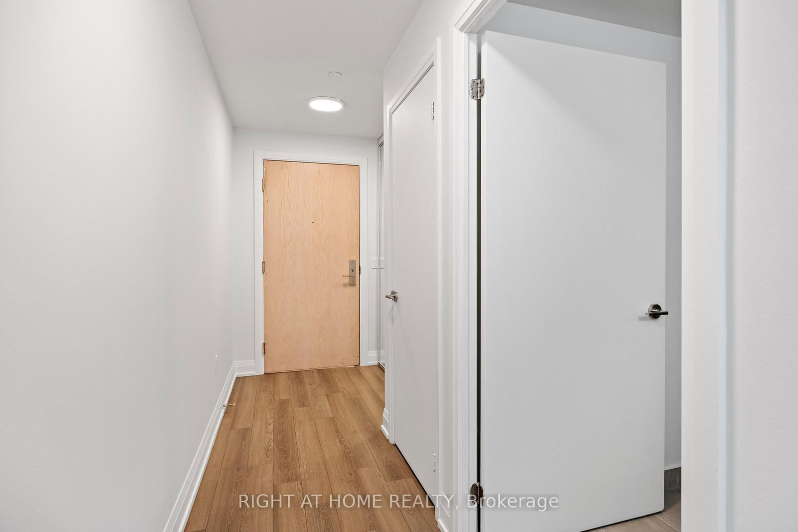 Photo 8 of Unit 305, 77 Mutual St, Toronto, Church-Yonge Corridor — HOMEH