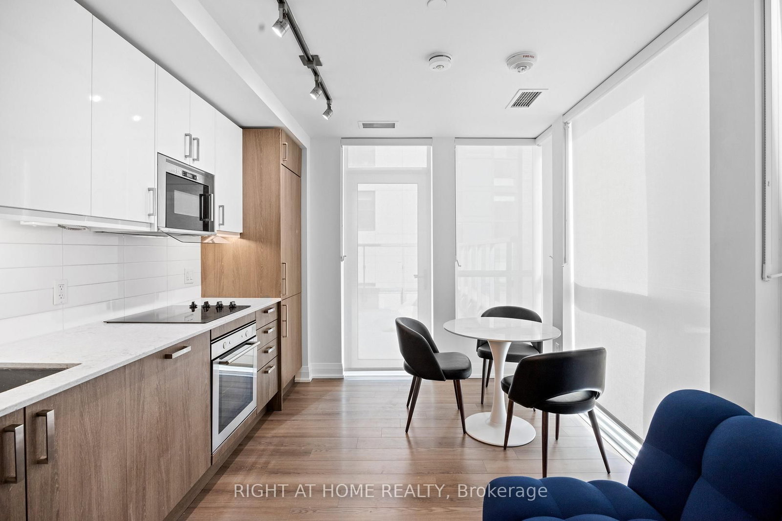 Photo 3 of Unit 305, 77 Mutual St, Toronto, Church-Yonge Corridor — HOMEH