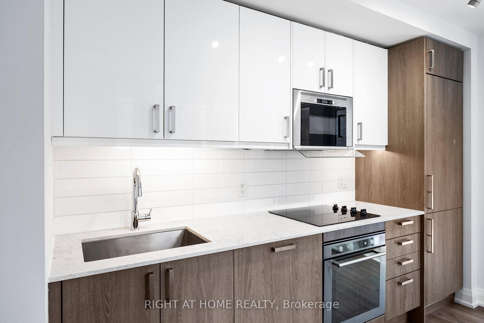 Photo 6 of Unit 305, 77 Mutual St, Toronto, Church-Yonge Corridor — HOMEH