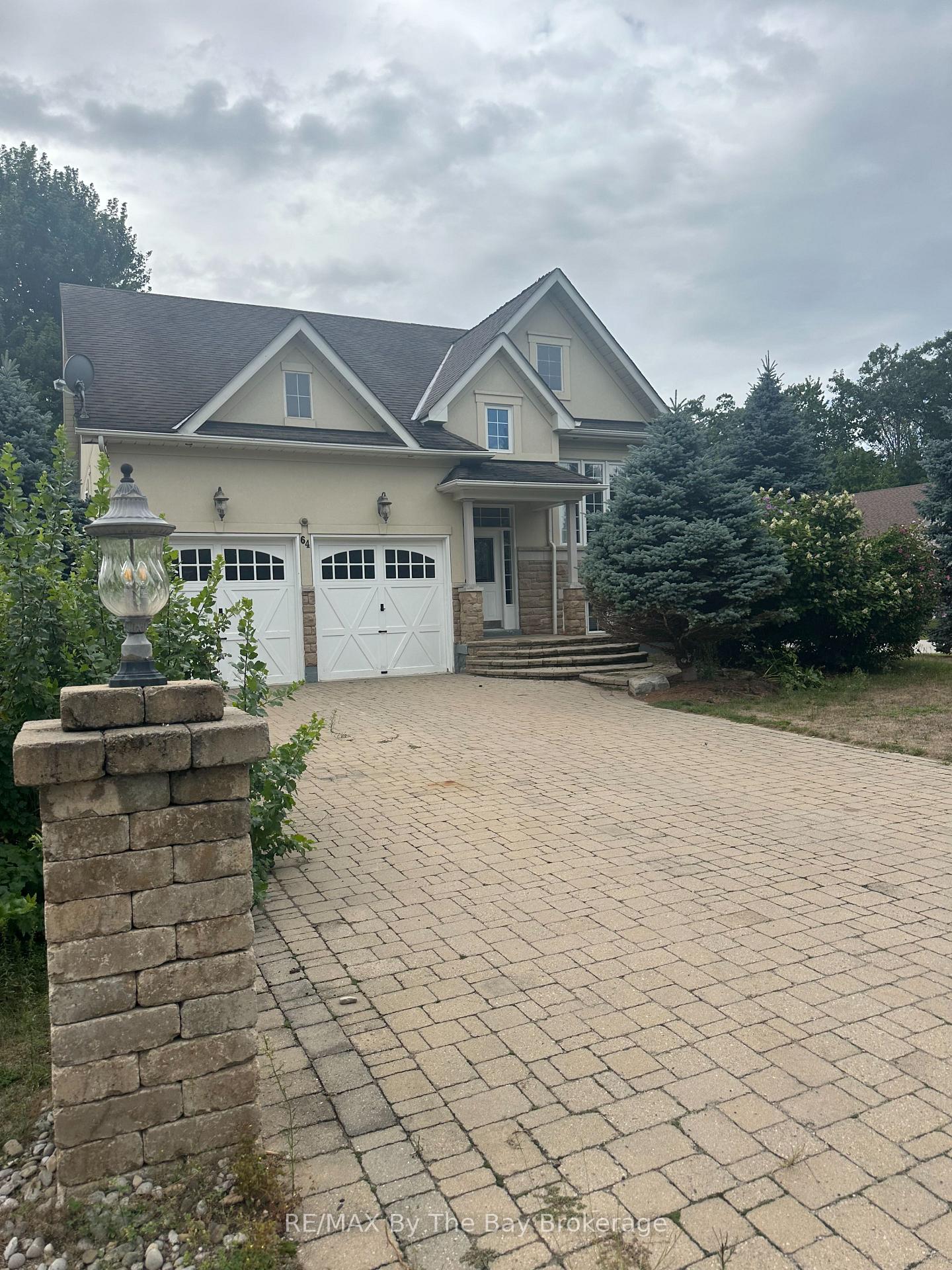 Photo 2 of 64 Oriole Crescent, Wasaga Beach — HOMEH
